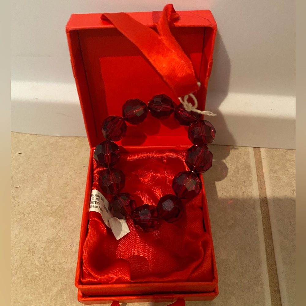 Red bead bracelet new